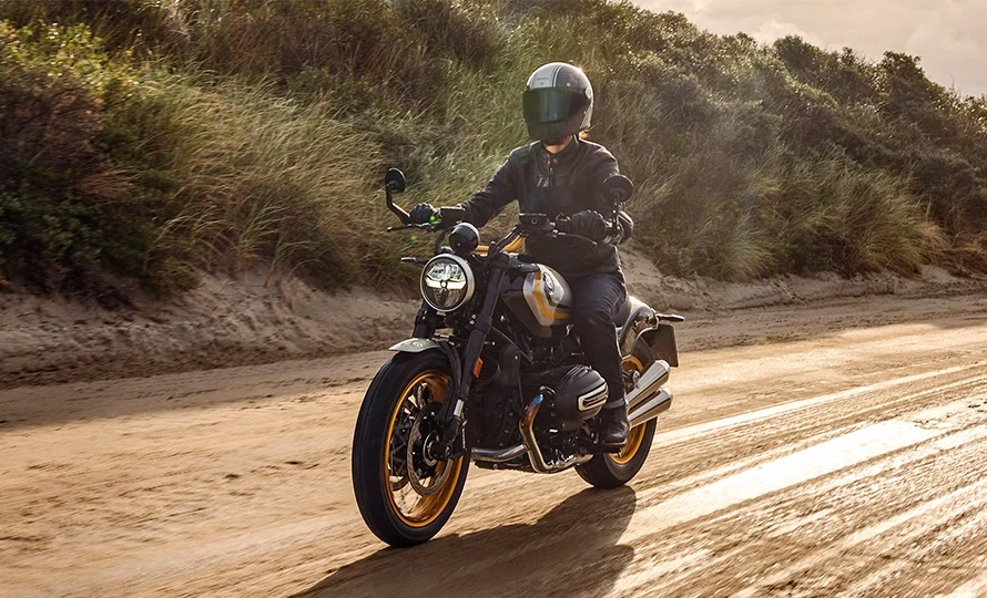 bmw-motorrad.r12.foto49310_890