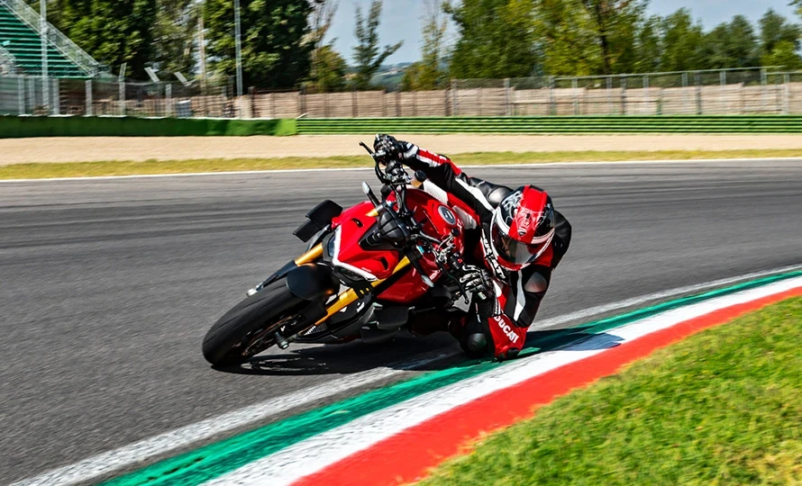ducati.streetfighter-v4-s.foto50053_890