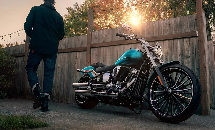 harley-davidson.breakout.foto49152_890