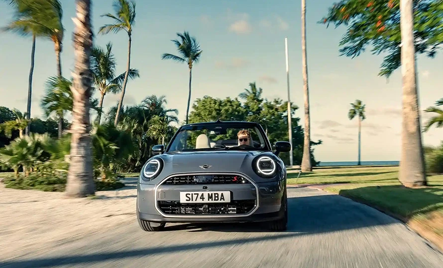 gallery-MINI Cooper S Cabrio-image-5