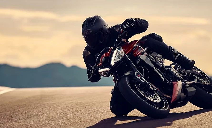 triumph.street-triple-765.foto49144_890